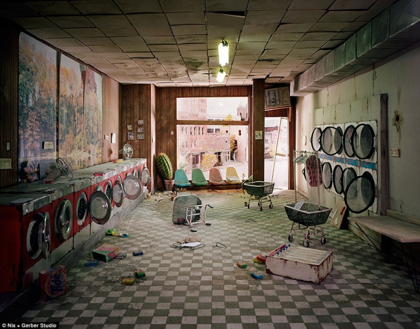 Looks like the end of the world: the artist makes realistic horror miniatures of a possible post-Apocalypse