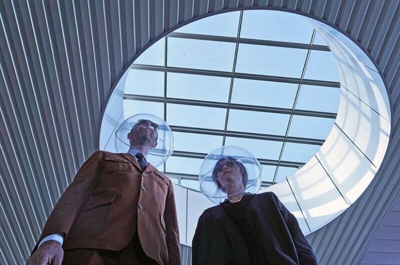 Los Alemanes inventaron un casco para el distanciamiento social