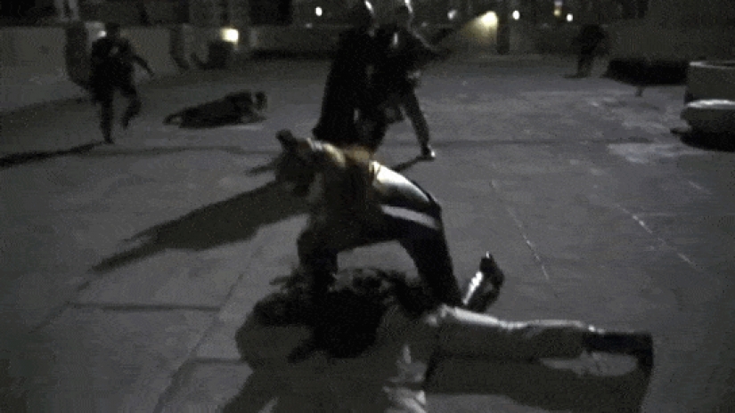 Los bloopers de fondo: los extras que se atornillan