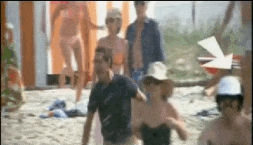 Los bloopers de fondo: los extras que se atornillan