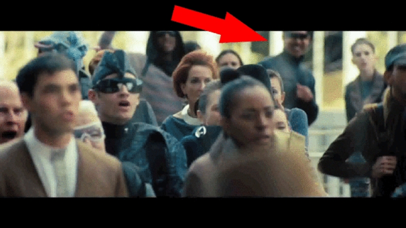 Los bloopers de fondo: los extras que se atornillan