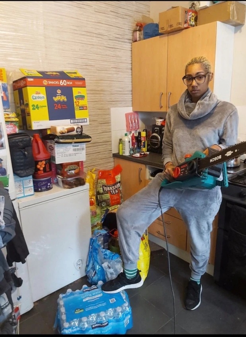 Los Británicos han hecho una impresionante comida y comprar armas para protegerse de los ladrones durante una pandemia Los Británicos han hecho una impresionante comida y comprar armas para protegerse de los ladrones durante una pandemia