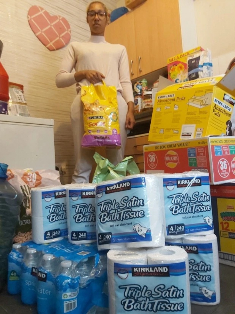 Los Británicos han hecho una impresionante comida y comprar armas para protegerse de los ladrones durante una pandemia Los Británicos han hecho una impresionante comida y comprar armas para protegerse de los ladrones durante una pandemia