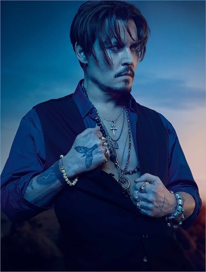 Los Fans de johnny Depp comprar perfume Dior en apoyo del actor