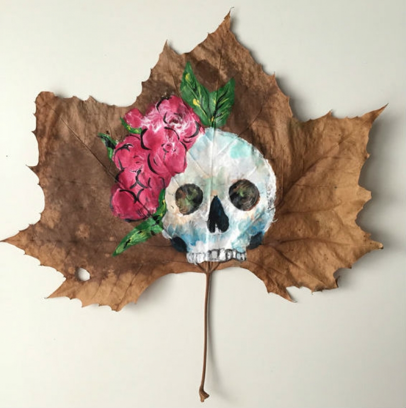 Los mundos de fantasía en un seco de la hoja de arce Los mundos de fantasía en un seco de la hoja de arce