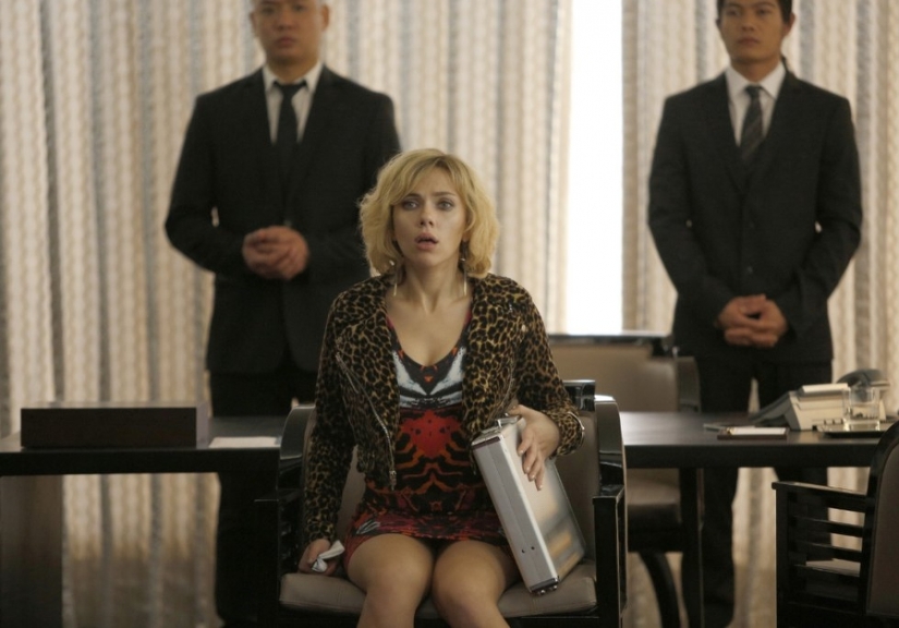 "Lucy": 7 curious facts about the role of the sexy Scarlett Johansson