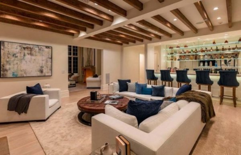 Magnífica casa de la Virgen Magnífica casa de la Virgen