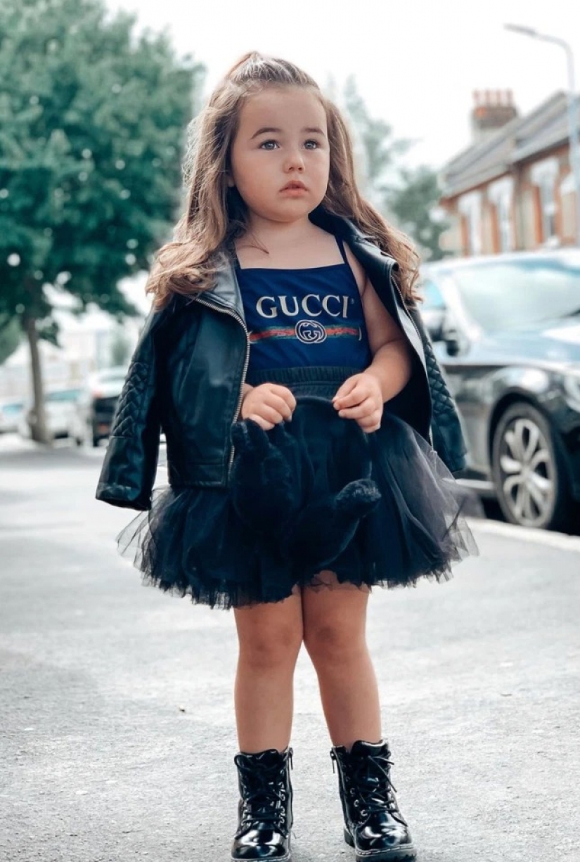 Million dollar baby: mother of Britain gathered for a three year old daughter's closet design worth 2 million rubles