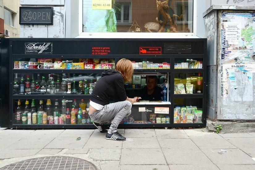 Miracle casket: where in Bulgaria can buy anything, anytime