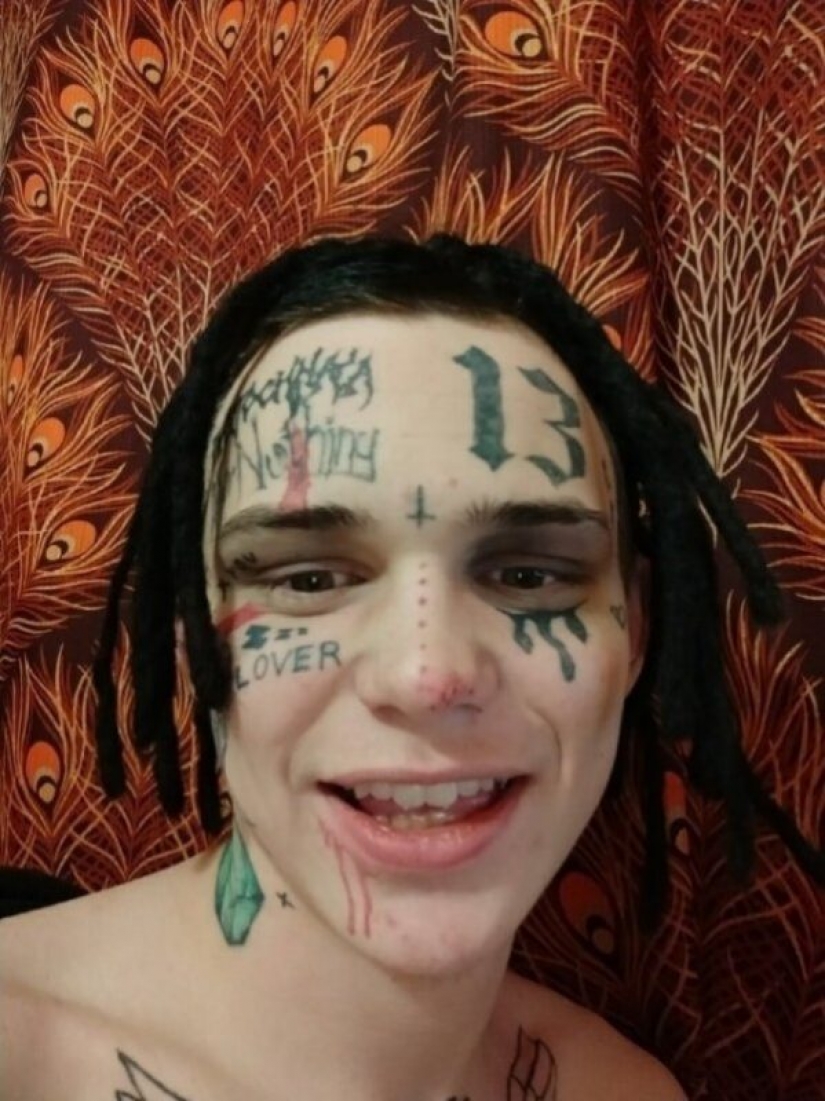 Mommy rapper: Russian schoolboy has filled his 48 tattoo Mommy rapper: Russian schoolboy has filled his 48 tattoo