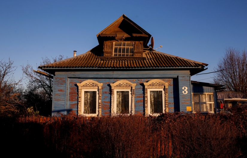 Monuments of Russian architecture: disruption, satellite dishes and plastic Windows