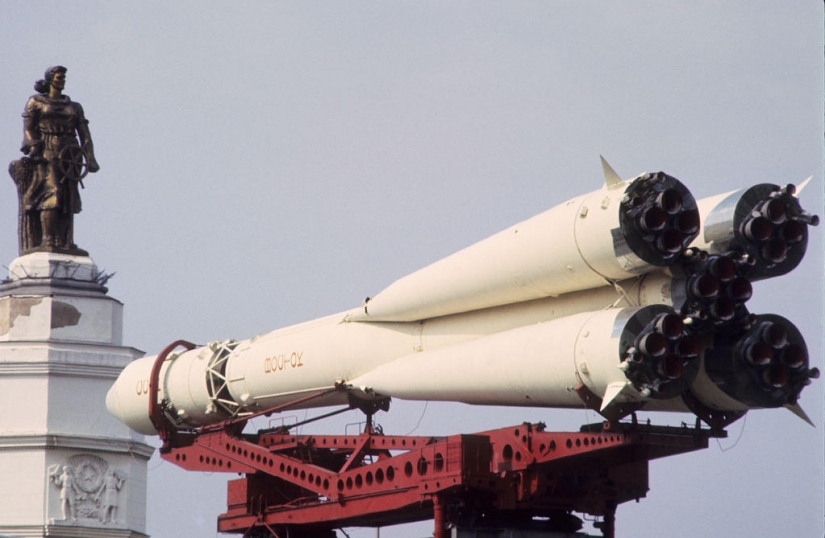 Moscow — Siberia — Japan in 1980 Moscow — Siberia — Japan in 1980