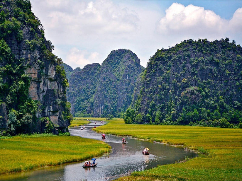Mountains and rice fields of Tam COC