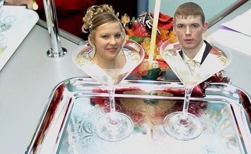 Más salvajes de thrash en la oscuridad de la juerga: "mejores" fotos de la boda de Rusia Más salvajes de thrash en la oscuridad de la juerga: "mejores" fotos de la boda de Rusia