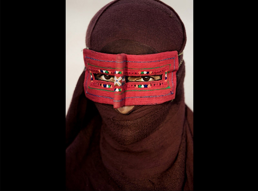 Máscaras tradicionales de las mujeres Iraníes Máscaras tradicionales de las mujeres Iraníes