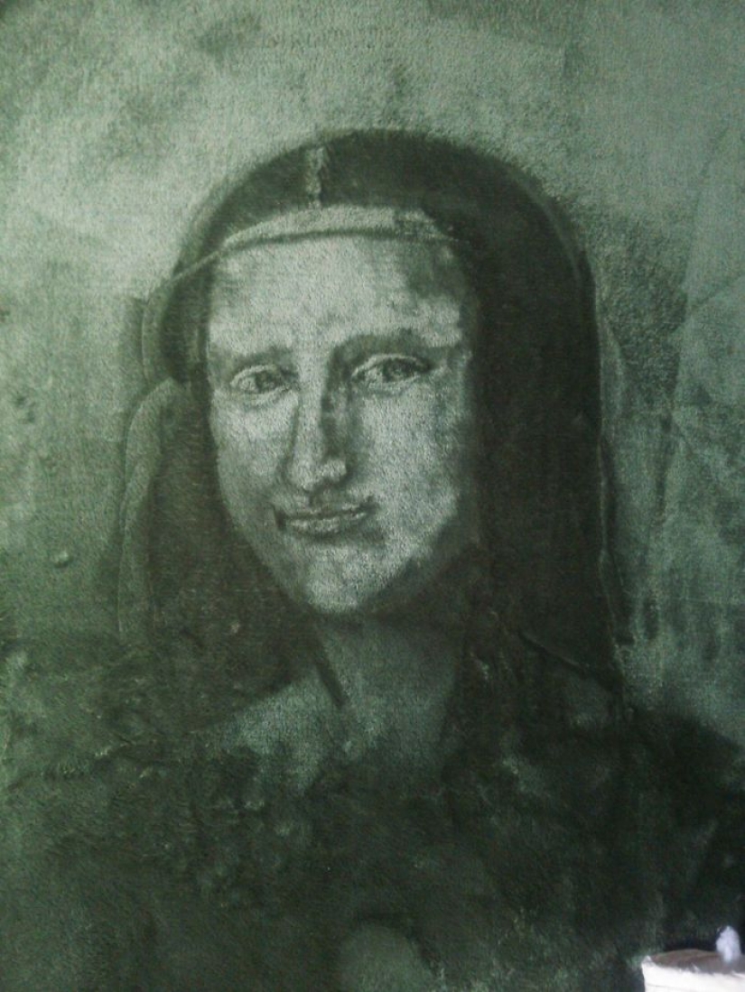 Mujer japonesa interesado en vacío de la misma manera, y ella se basa en las alfombras de la imagen