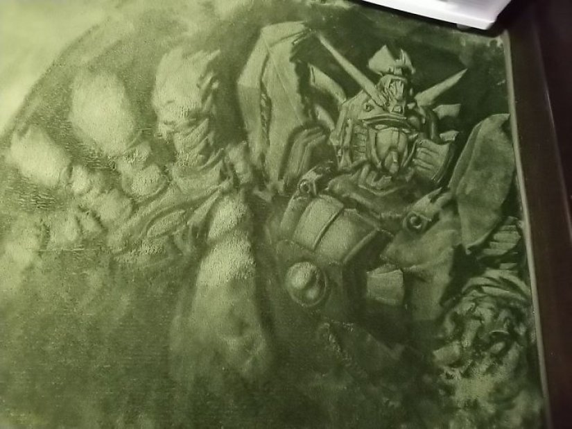 Mujer japonesa interesado en vacío de la misma manera, y ella se basa en las alfombras de la imagen