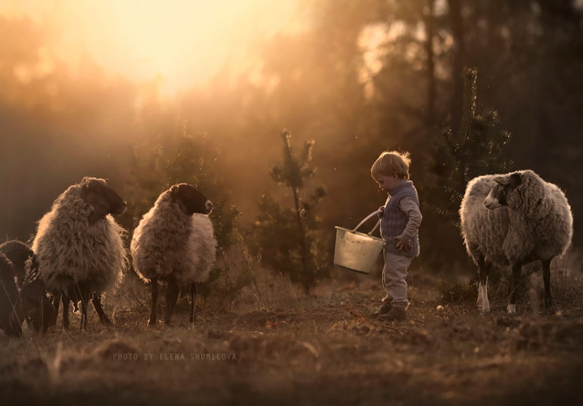 Mujer rusa crea impresionantes fotografías de sus hijos con los animales en el pueblo Mujer rusa crea impresionantes fotografías de sus hijos con los animales en el pueblo