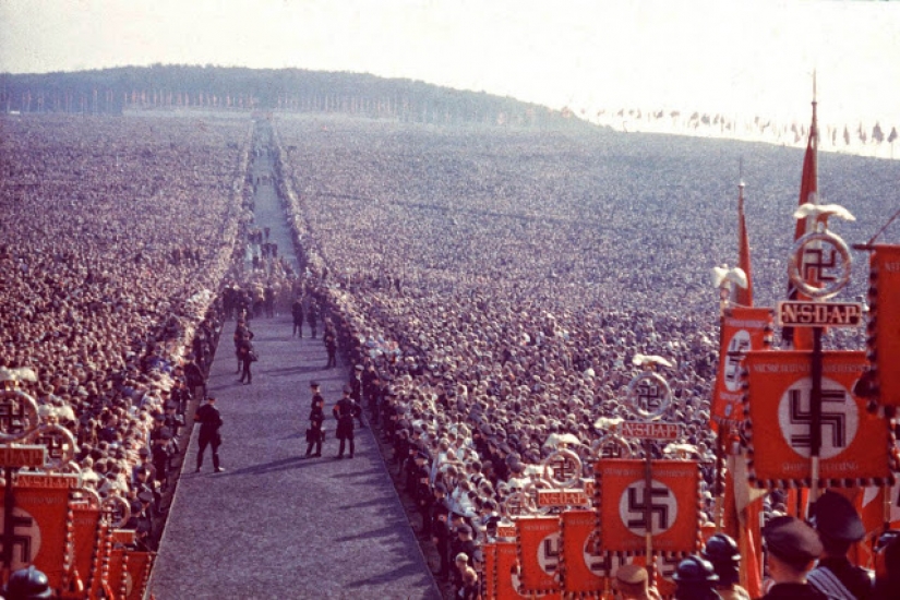 Nazi Germany color photos by Hugo Jaeger, the personal photographer of Hitler Nazi Germany color photos by Hugo Jaeger, the personal photographer of Hitler