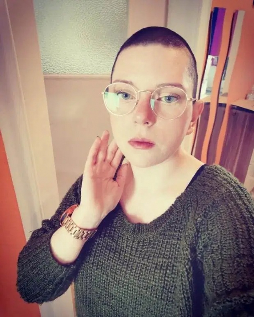 No hair, no problem: why do women shave their head during the quarantine No hair, no problem: why do women shave their head during the quarantine