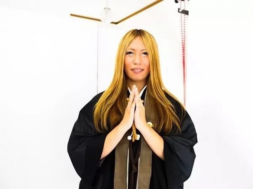 No tire las personas muñecos: en Japón usted puede ordenar el funeral de juguetes sexuales