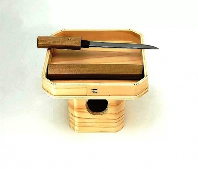 No tire las personas muñecos: en Japón usted puede ordenar el funeral de juguetes sexuales