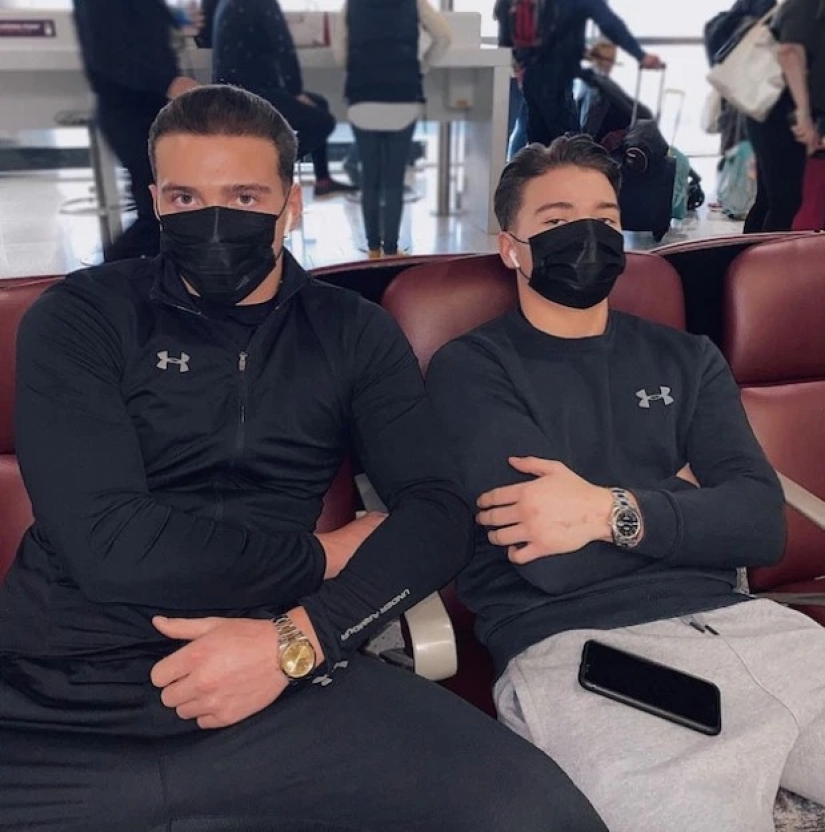 On the style: the rich kids in designer masks boast in self-isolation in luxurious villas On the style: the rich kids in designer masks boast in self-isolation in luxurious villas