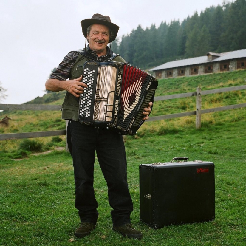 Ordinario de los Italianos a través de los ojos de italiano Ordinario de los Italianos a través de los ojos de italiano