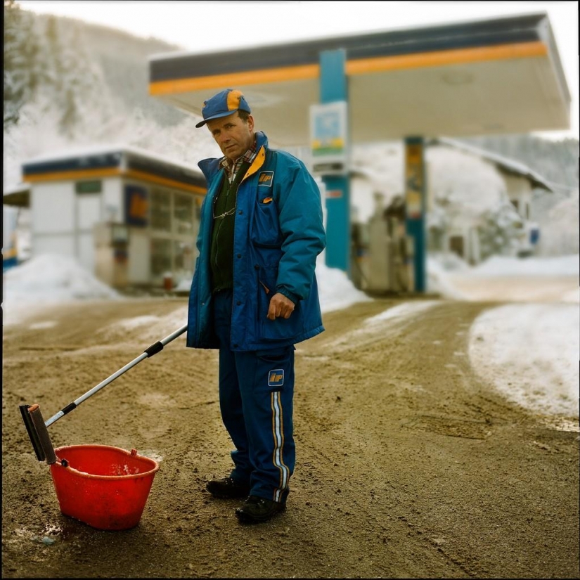 Ordinary Italians through the eyes of Italian Ordinary Italians through the eyes of Italian