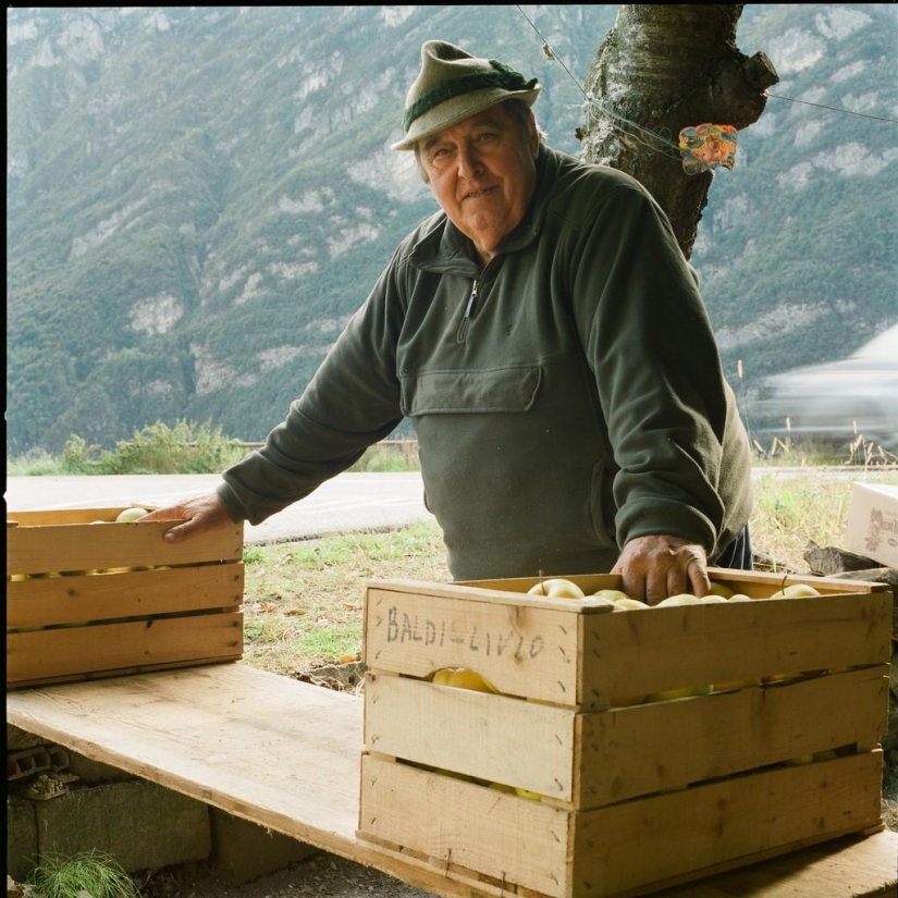 Ordinary Italians through the eyes of Italian Ordinary Italians through the eyes of Italian