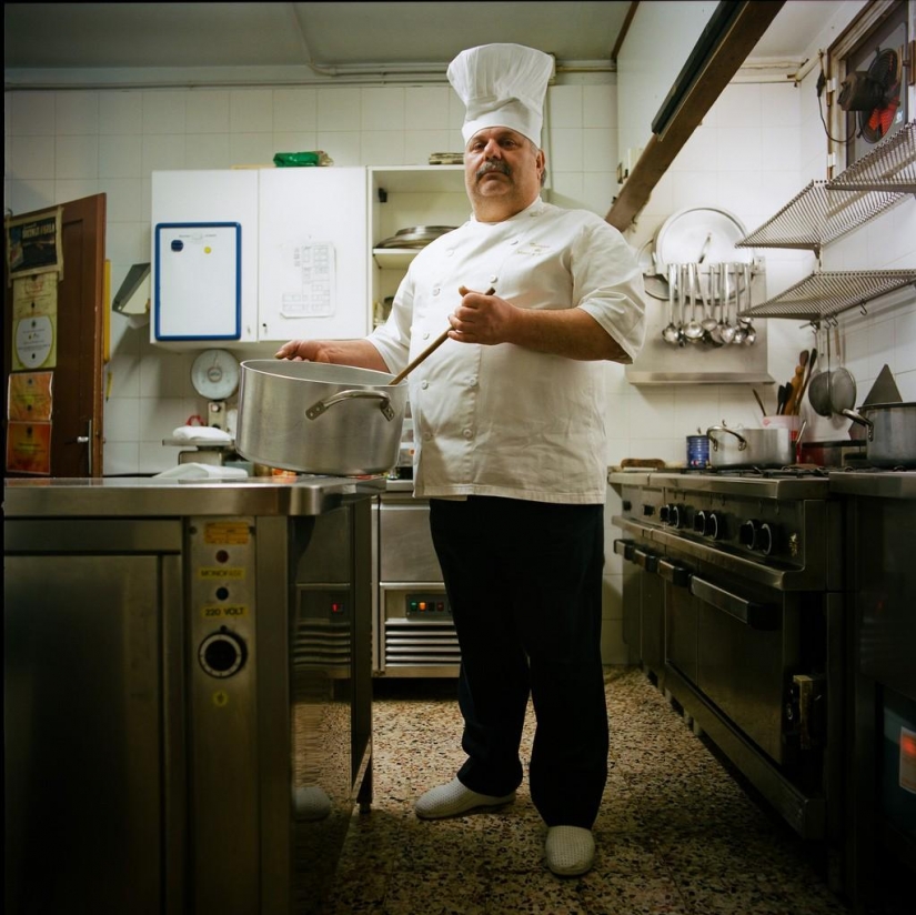 Ordinary Italians through the eyes of Italian Ordinary Italians through the eyes of Italian