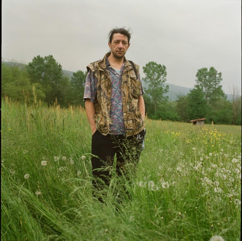 Ordinary Italians through the eyes of Italian Ordinary Italians through the eyes of Italian