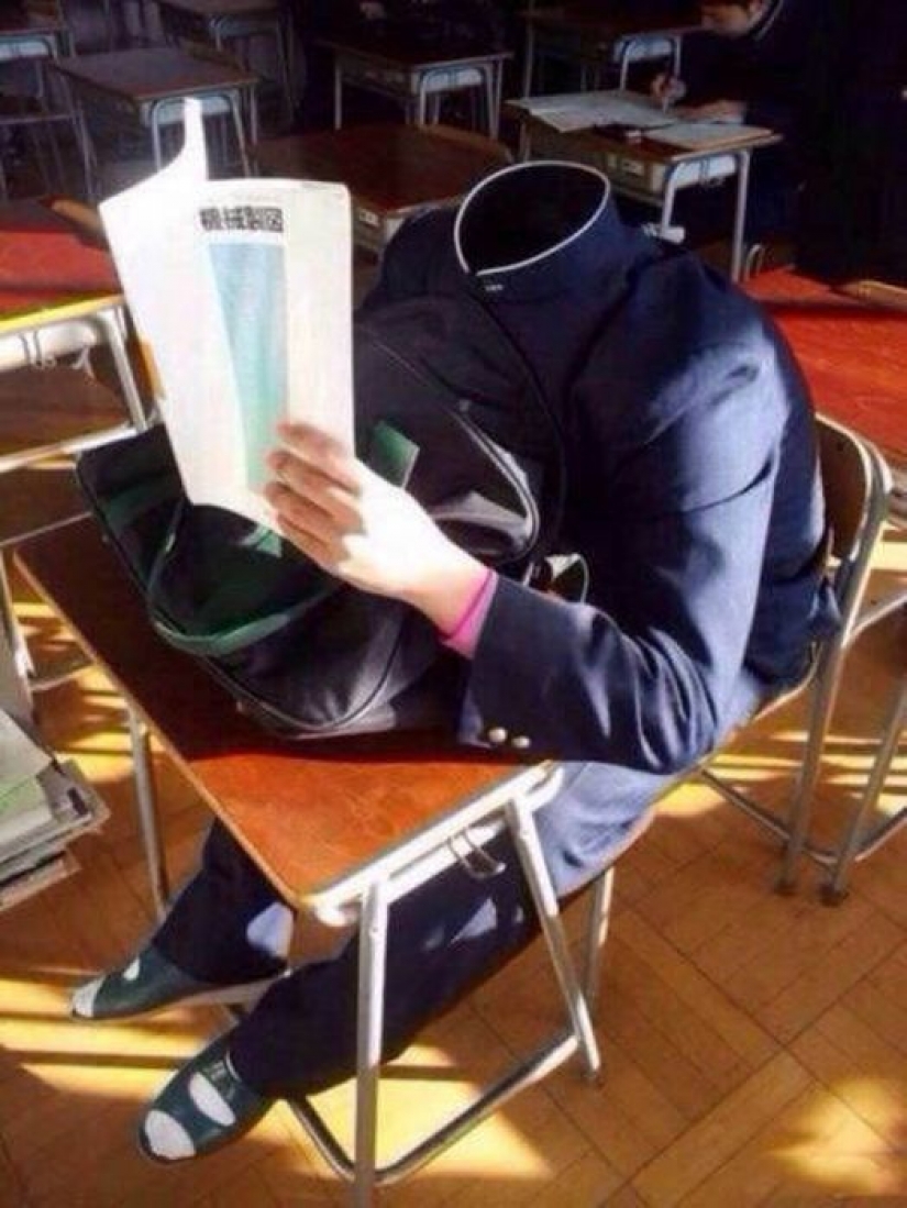 Ordinary pictures of life in Japan, from which the Europeans will climb eye on his forehead Ordinary pictures of life in Japan, from which the Europeans will climb eye on his forehead