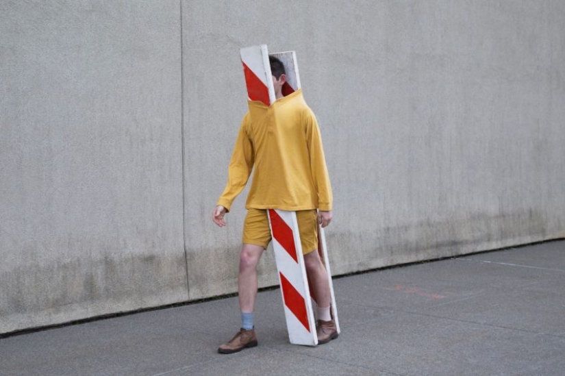 Original in everyday life: the strange details enliven the routine in the photo Ben Zanko