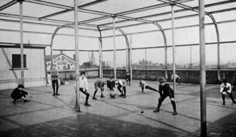 Page the lives of ordinary and poor Americans in new York in the nineteenth century