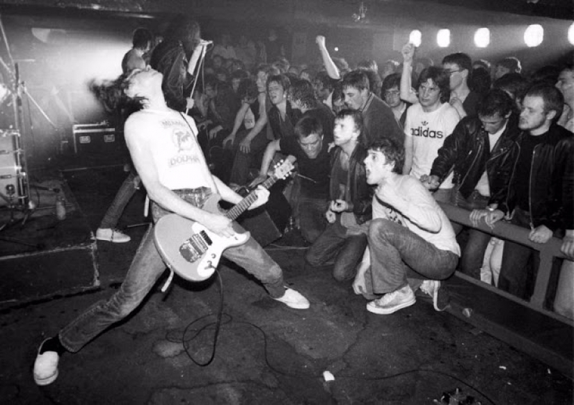 Parecía una icónica banda de rock en el principio