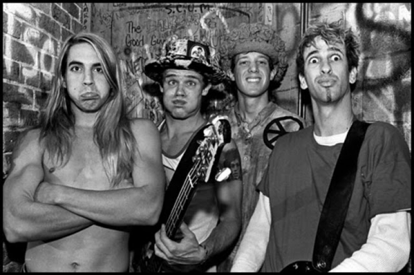 Parecía una icónica banda de rock en el principio