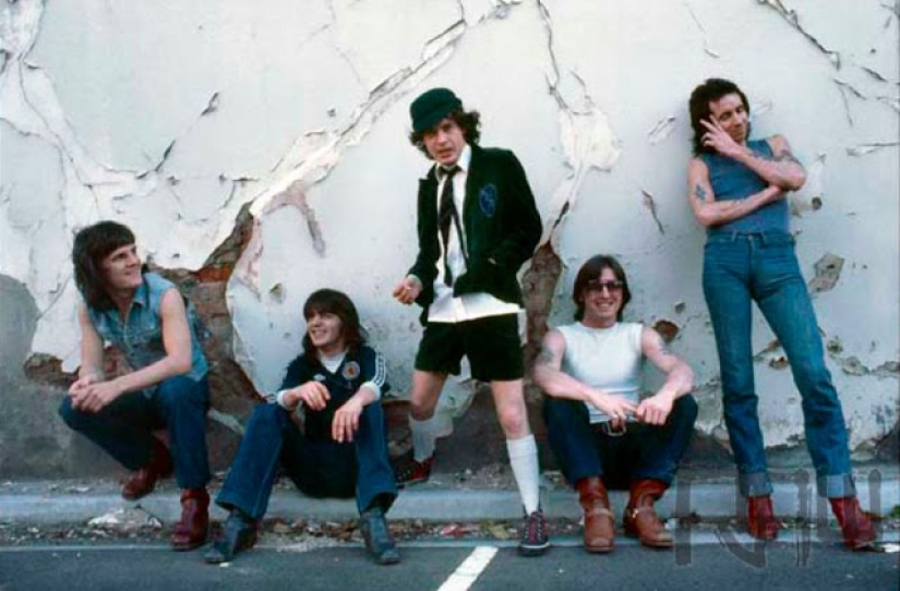 Parecía una icónica banda de rock en el principio