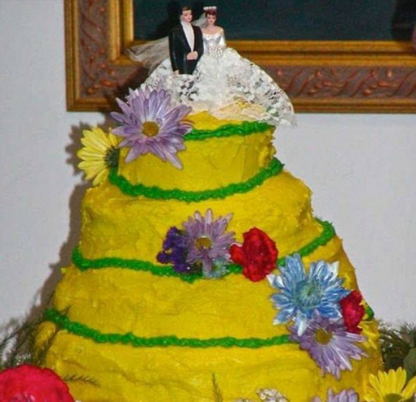 Peor de los pasteles de boda, que traerá lágrimas a cualquier novia Peor de los pasteles de boda, que traerá lágrimas a cualquier novia