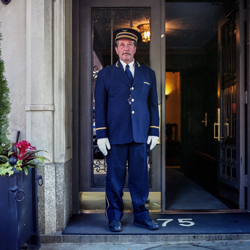 Photo: porter — invisible people of new York Photo: porter — invisible people of new York