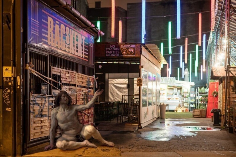 Photographer settled in Budapest characters of classic paintings