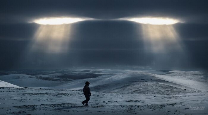 Pictures of a person, who is traveling in Russia with a camera in his hands