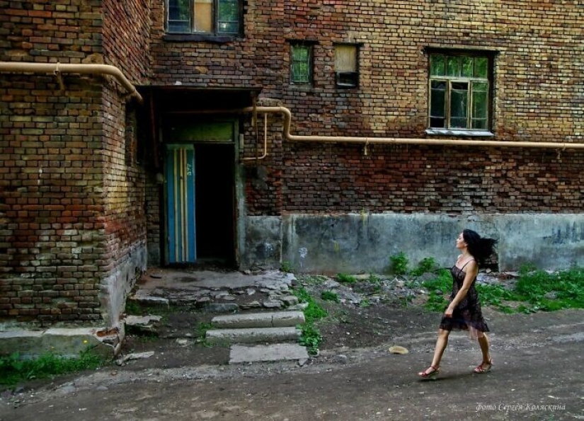Pictures of a person, who is traveling in Russia with a camera in his hands