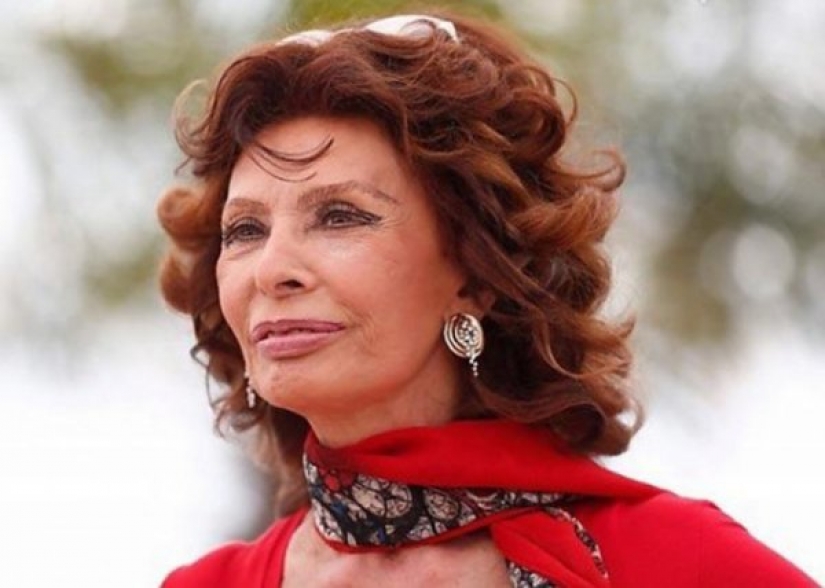 Poor girl Sophia, which conquered the whole world