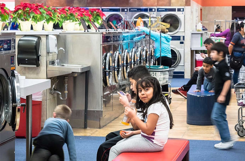 Por qué los Estadounidenses son el lavado de la ropa y no en casa? Por qué los Estadounidenses son el lavado de la ropa y no en casa?