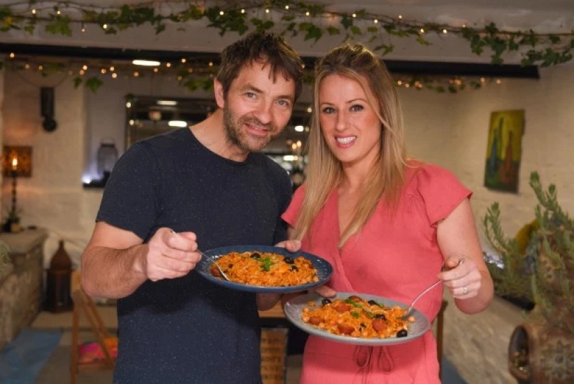 Quarantine in style: the couple had transformed the garage into a stunning Spanish restaurant