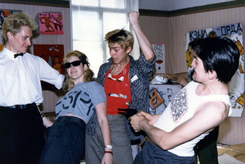 Red wave: previously unpublished photos of stars of Soviet rock in his youth Red wave: previously unpublished photos of stars of Soviet rock in his youth