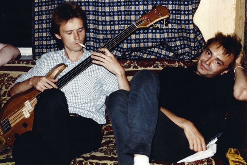 Red wave: previously unpublished photos of stars of Soviet rock in his youth Red wave: previously unpublished photos of stars of Soviet rock in his youth