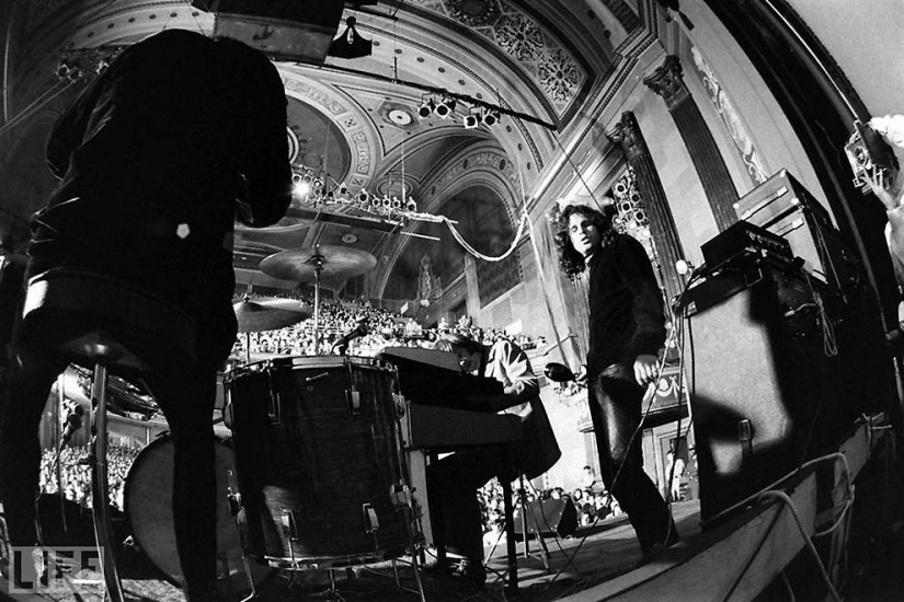 Remembering Jim Morrison Remembering Jim Morrison