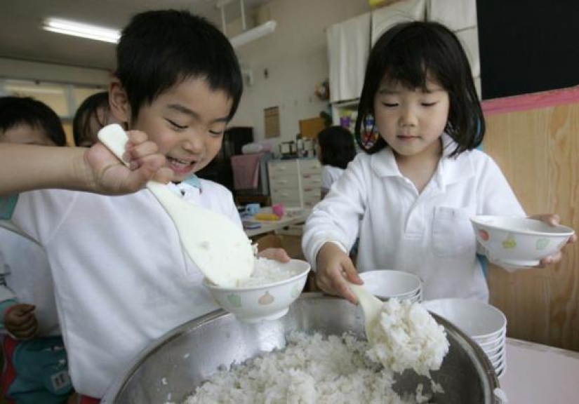 Rice and fish as part of education: how Japanese children learn to eat right